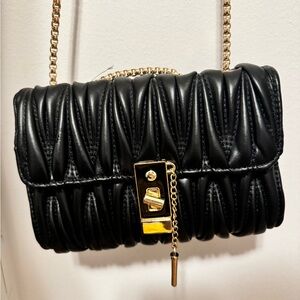 Elegant Black Quilted Chain Bag